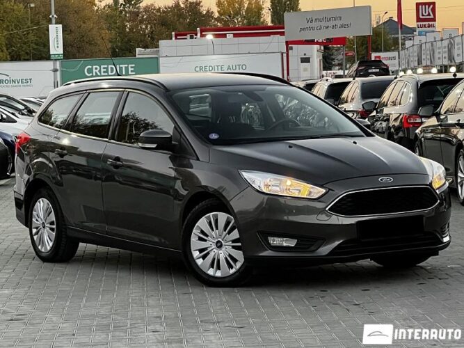 Ford Focus 32 interauto-car
