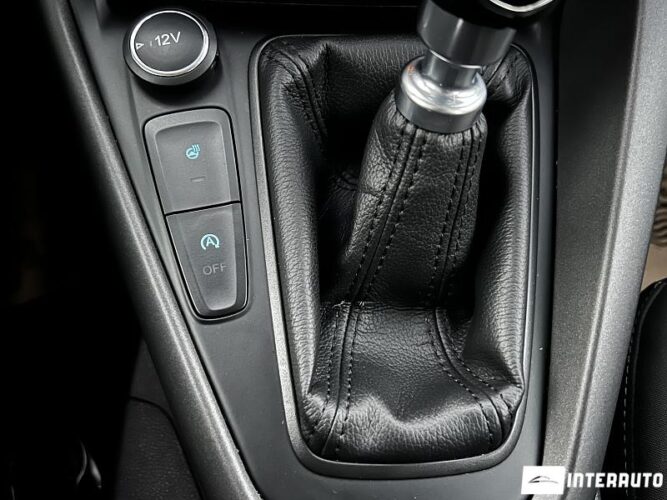 Ford Focus 39 interauto-car