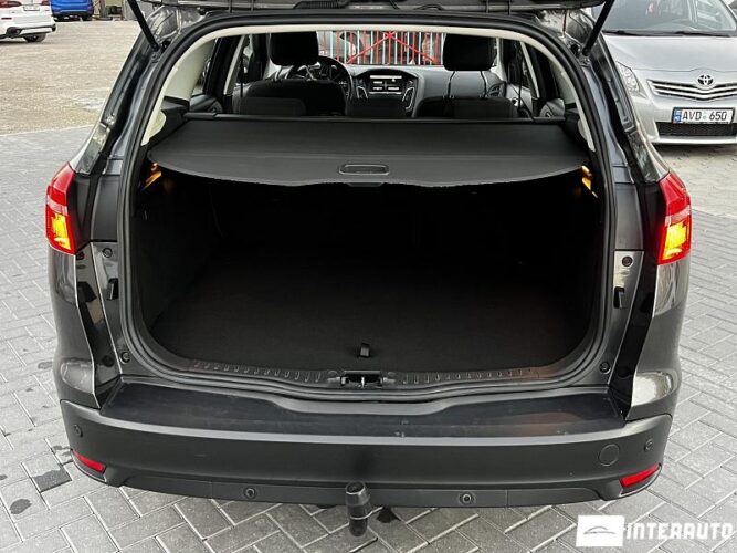 Ford Focus 42 interauto-car