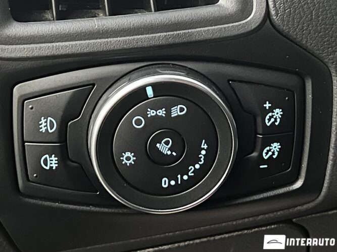 Ford Focus 43 interauto-car