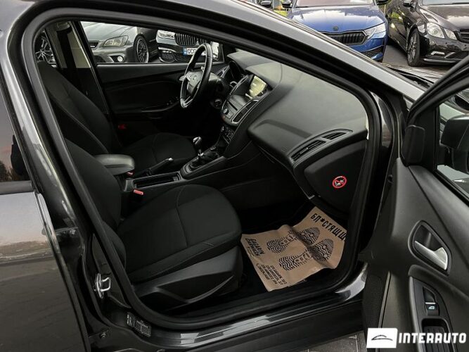 Ford Focus 40 interauto-car