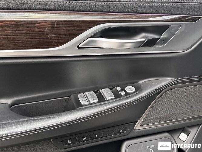 BMW 745e 51 interauto-car