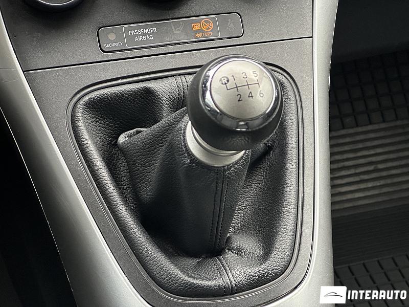 Toyota Auris 20 automobil-interauto