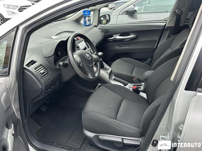 Toyota Auris 31 interauto-car