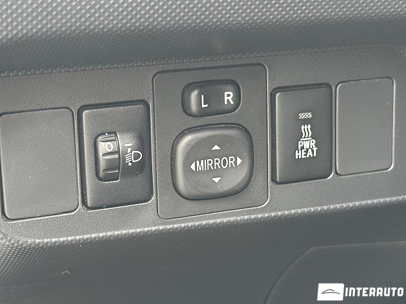 Toyota Auris 25 automobil-interauto