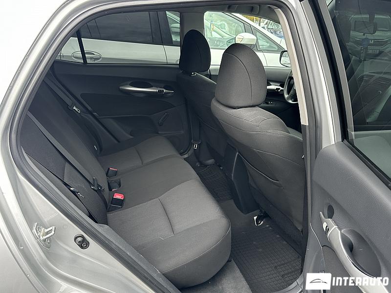 Toyota Auris 22 automobil-interauto