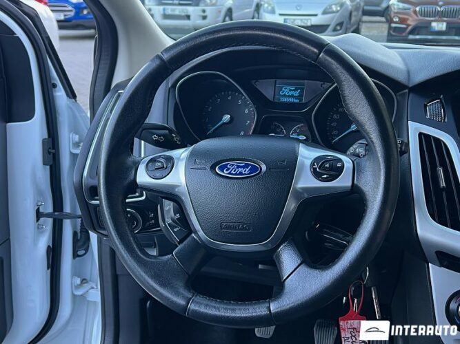 Ford Focus 35 interauto-car
