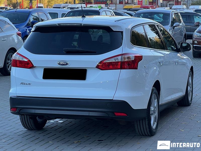 Ford Focus 12 automobil-interauto