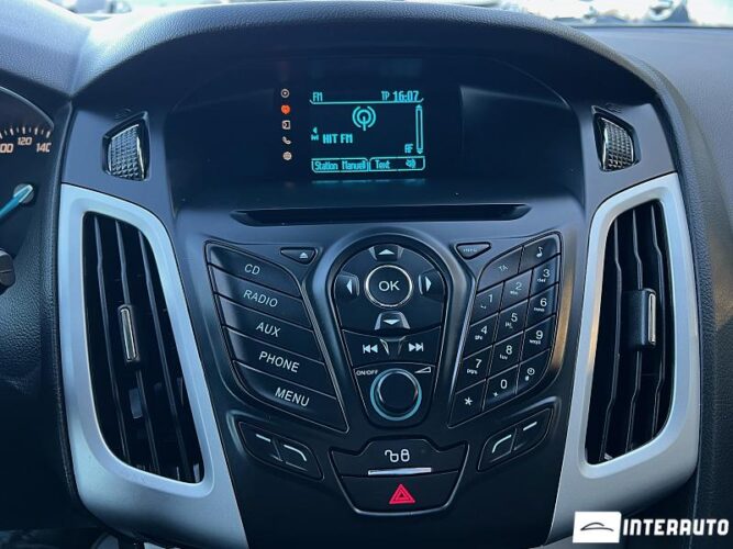 Ford Focus 37 interauto-car