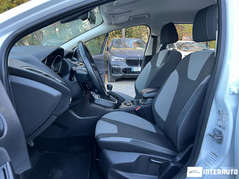 Ford Focus 17 automobil-interauto