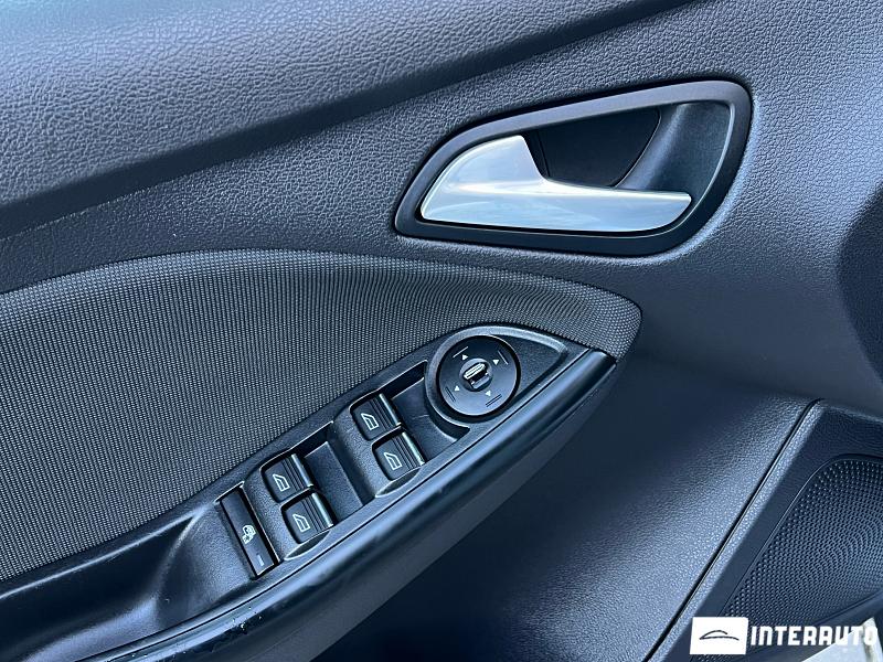 Ford Focus 16 automobil-interauto