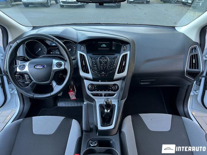 Ford Focus 39 interauto-car