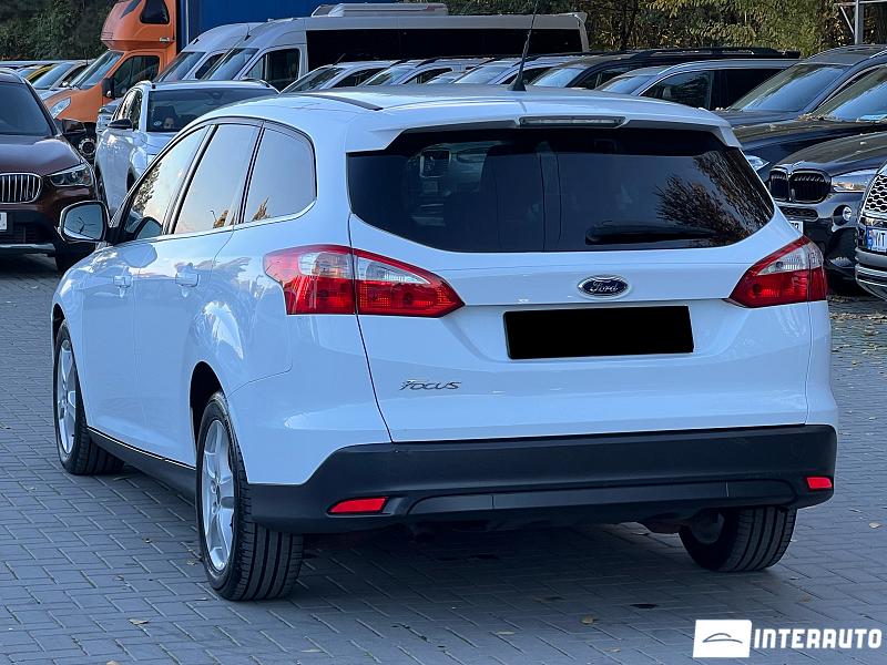 Ford Focus 14 automobil-interauto