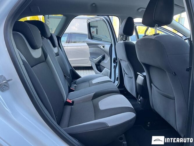 Ford Focus 42 interauto-car