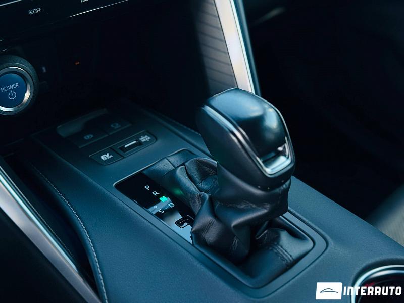 Toyota Venza 24 automobil-interauto