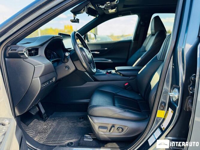 Toyota Venza 37 interauto-car