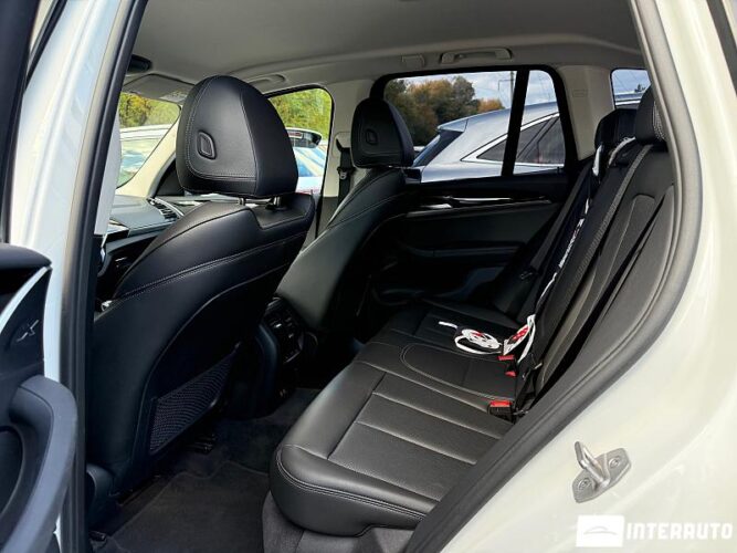 BMW X3 2.0D 43 interauto-car