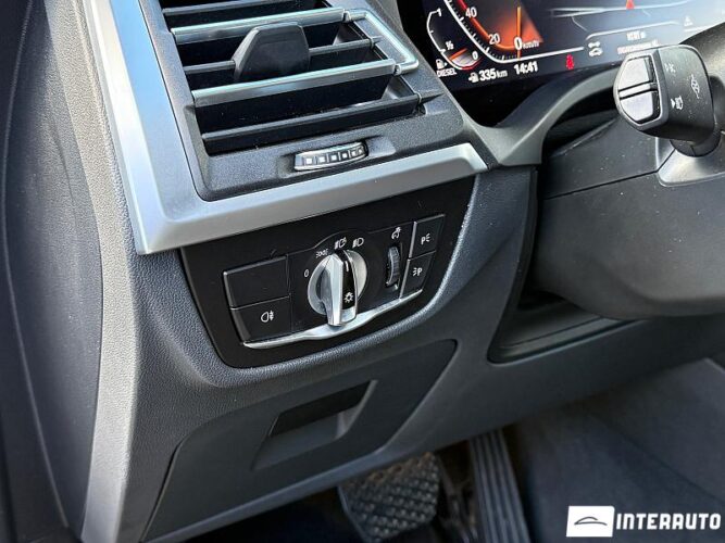 BMW X3 2.0D 34 interauto-car