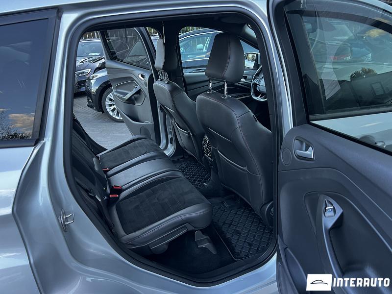 Ford Kuga 22 automobil-interauto