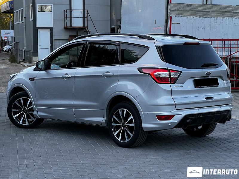 Ford Kuga 12 automobil-interauto