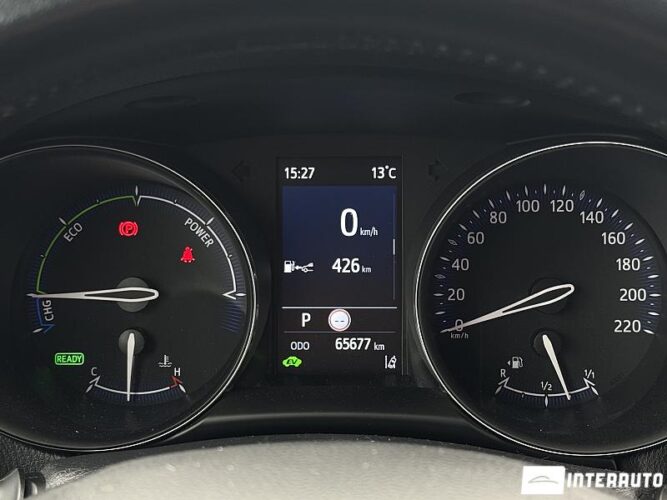 Toyota C-HR 36 interauto-car