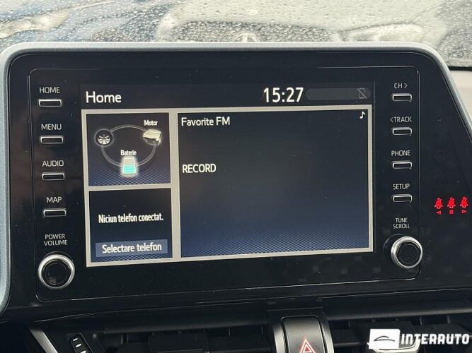 Toyota C-HR 37 interauto-car