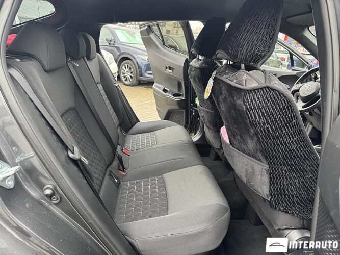 Toyota C-HR 43 interauto-car