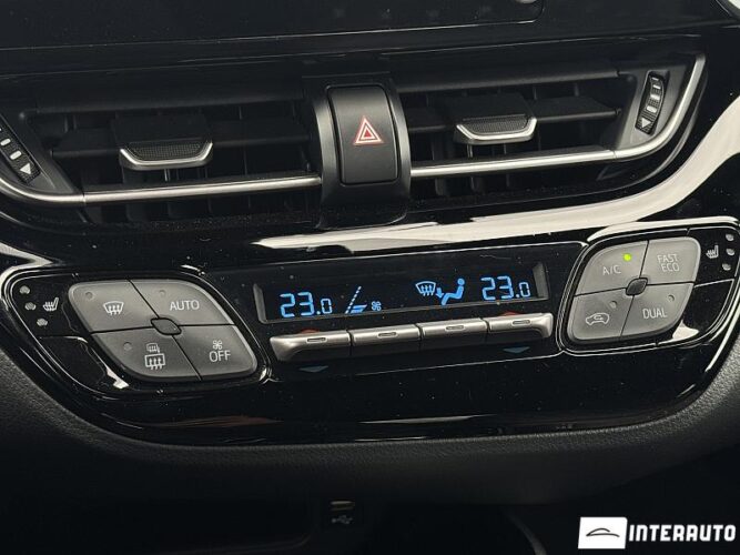 Toyota C-HR 39 interauto-car