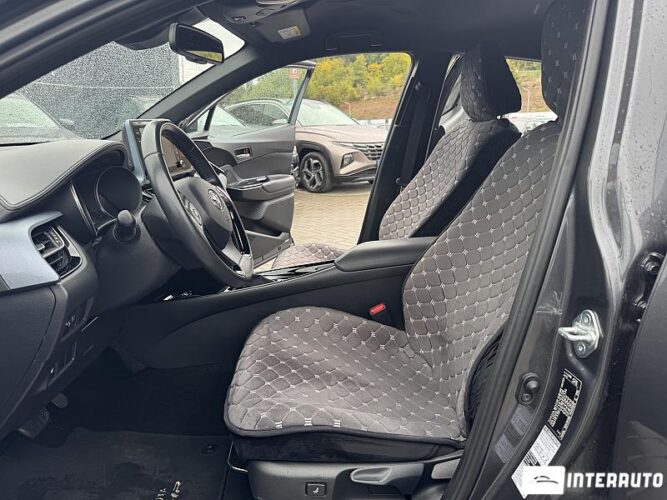 Toyota C-HR 33 interauto-car