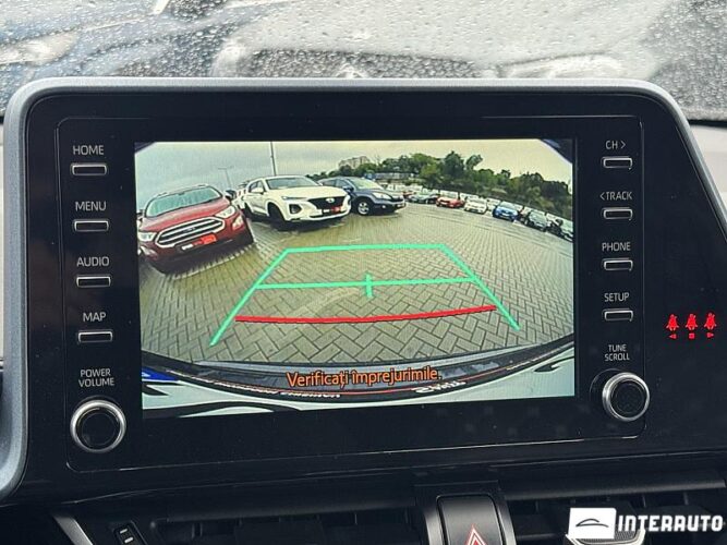 Toyota C-HR 38 interauto-car