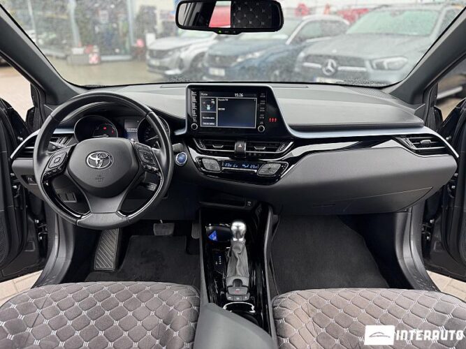 Toyota C-HR 34 interauto-car