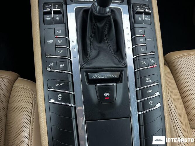 Porsche Macan 50 interauto-car