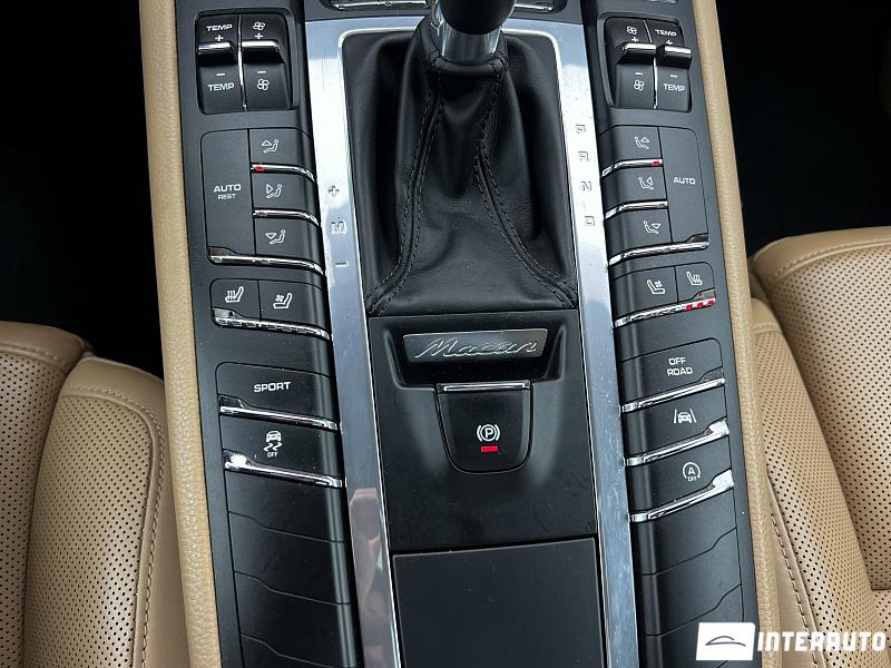 Porsche Macan 28 automobil-interauto