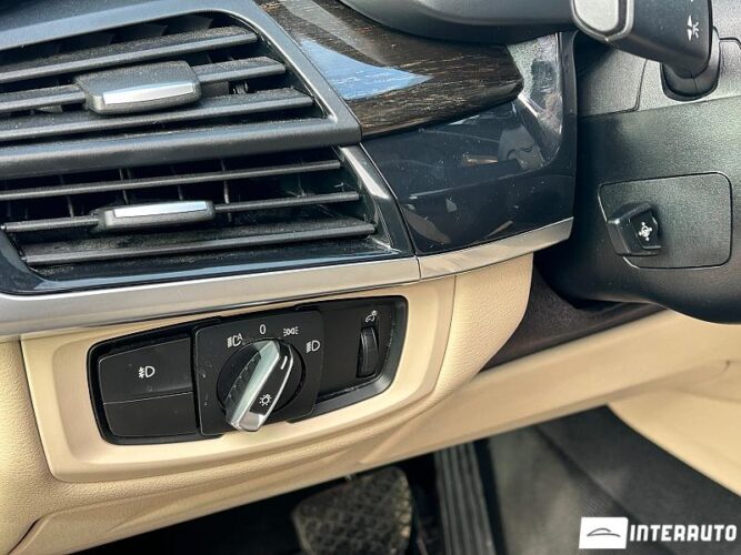 BMW X5 3.5i 40 interauto-car