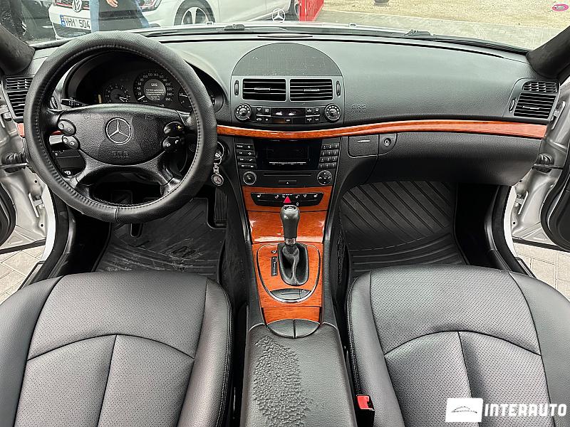 Mercedes E 220 24 automobil-interauto