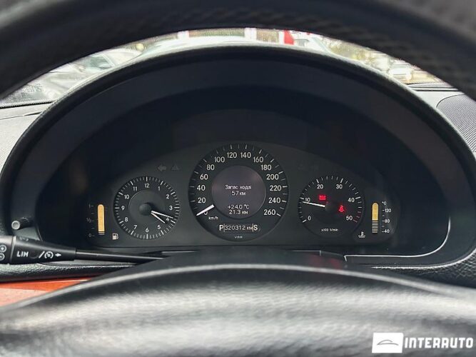 Mercedes E 220 37 interauto-car