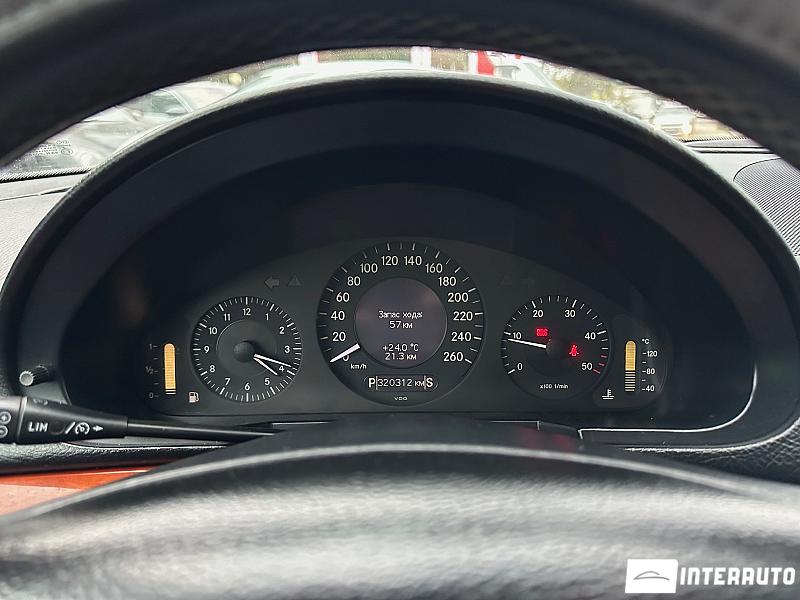Mercedes E 220 19 automobil-interauto