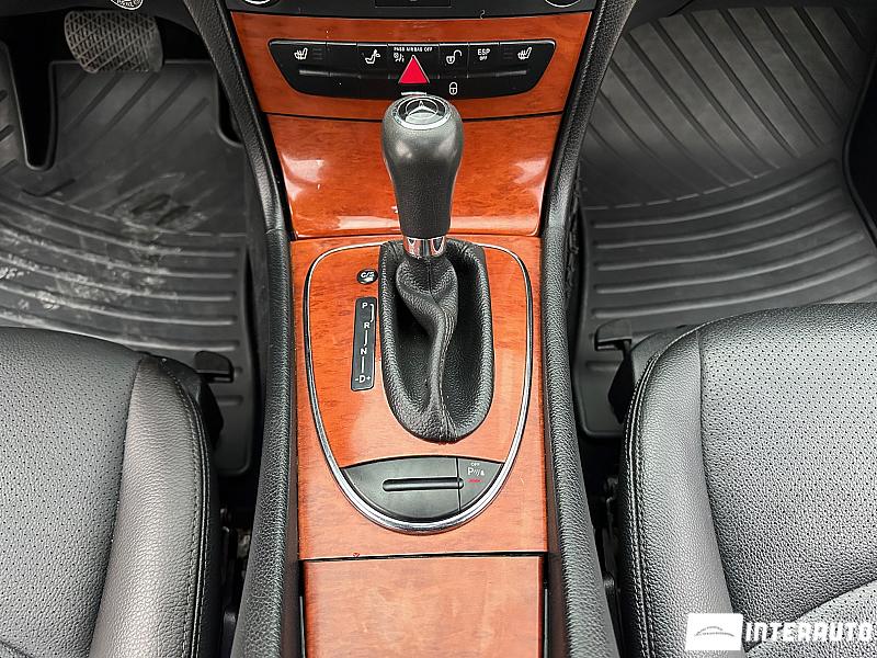 Mercedes E 220 21 automobil-interauto