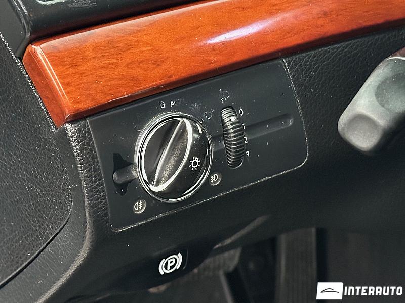 Mercedes E 220 22 automobil-interauto