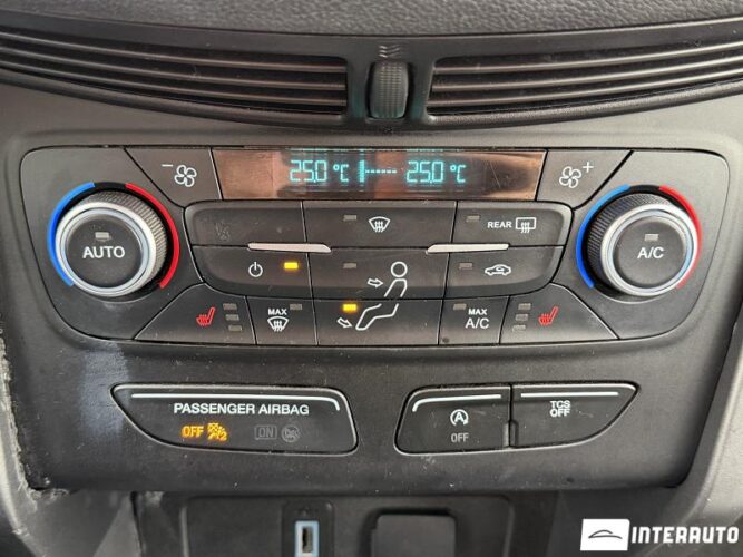 Ford Escape 42 interauto-car