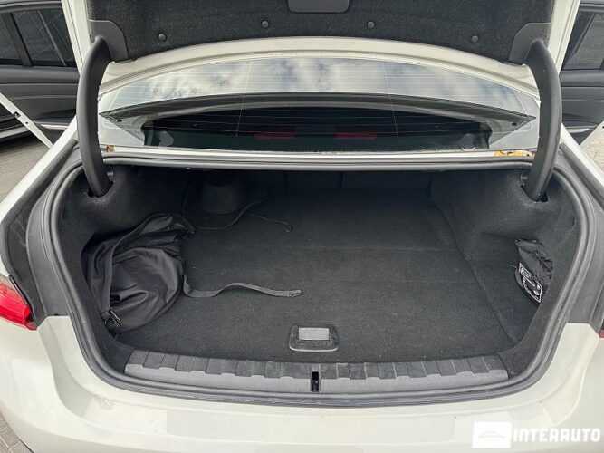 BMW 330E 52 interauto-car