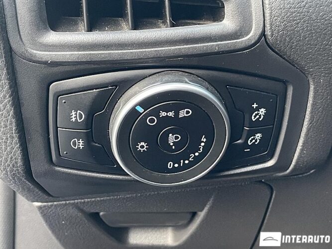 Ford Focus 36 interauto-car