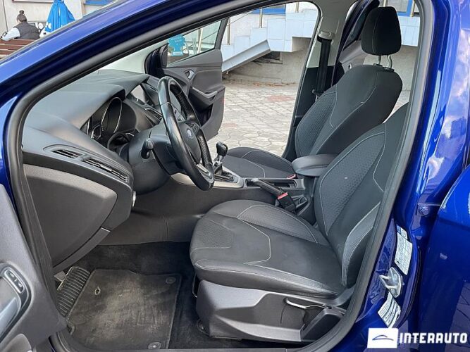 Ford Focus 35 interauto-car