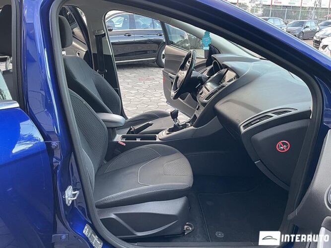 Ford Focus 46 interauto-car