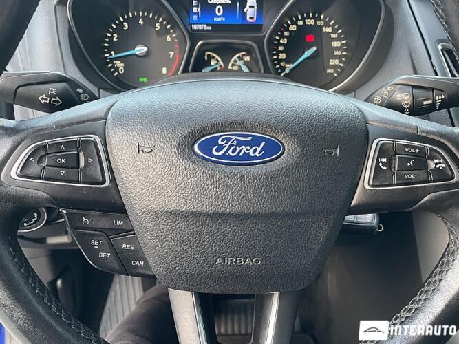 Ford Focus 38 interauto-car