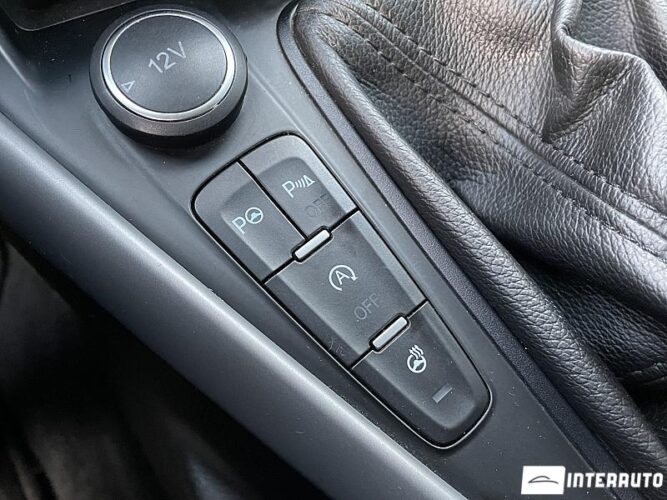 Ford Focus 42 interauto-car