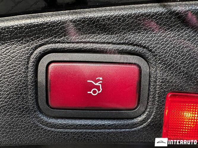 Mercedes C 200 48 interauto-car