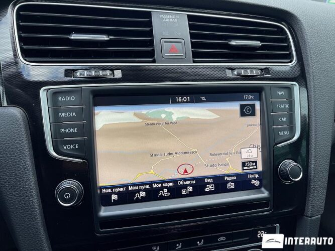 Volkswagen Golf GTE 39 interauto-car