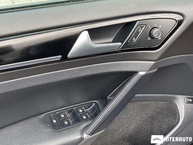 Volkswagen Golf GTE 42 interauto-car