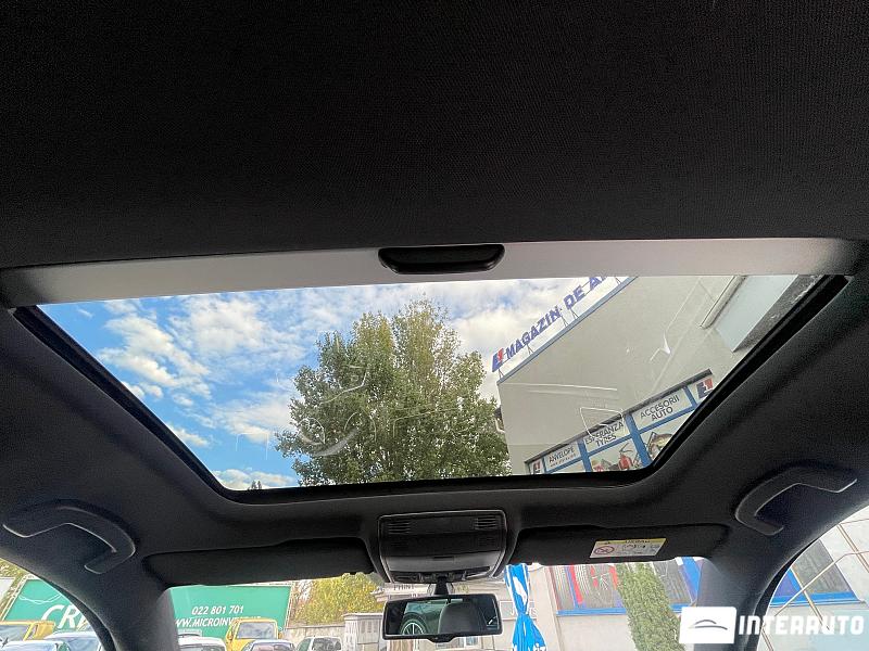 Volkswagen Golf GTE 28 automobil-interauto